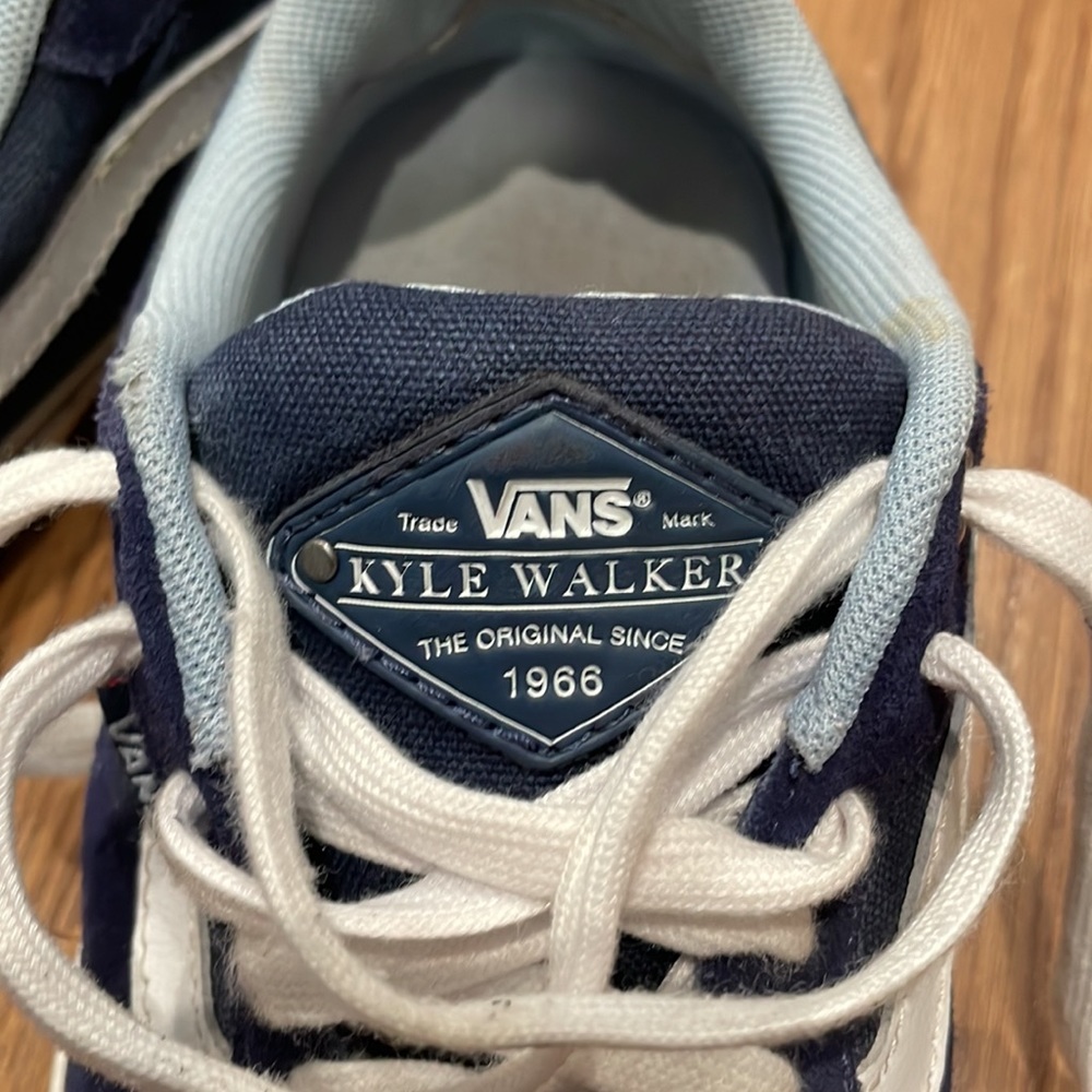 Vans - Picture 5 of 5